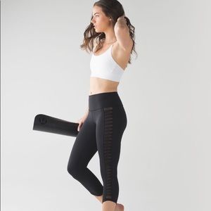 Lululemon sunshine salutations crop